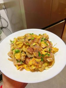 虾皮炒鸡蛋正宗做法_虾皮炒鸡蛋，简单鲜美家常菜