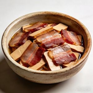 腊肉为什么越蒸越咸_蒸腊肉易咸硬？温泡去盐慢蒸嫩！