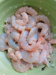 虾和什么菜搭配饺子馅_虾仁韭菜饺子馅，鲜香多汁味美妙！