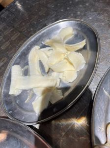 火锅牛奶汤底的做法_牛奶火锅底料，清爽不辣，涮出美味新体验！