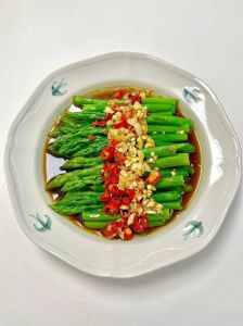 芦笋煎几分钟能全熟_煎芦笋变色即熟，别煎太久保脆嫩！