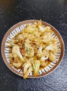 花菜炒肉需要焯水吗_腌肉焯水，营养美味易学