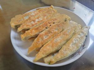 白菜素锅贴家常做法_白菜素锅贴，外酥里嫩做法分享