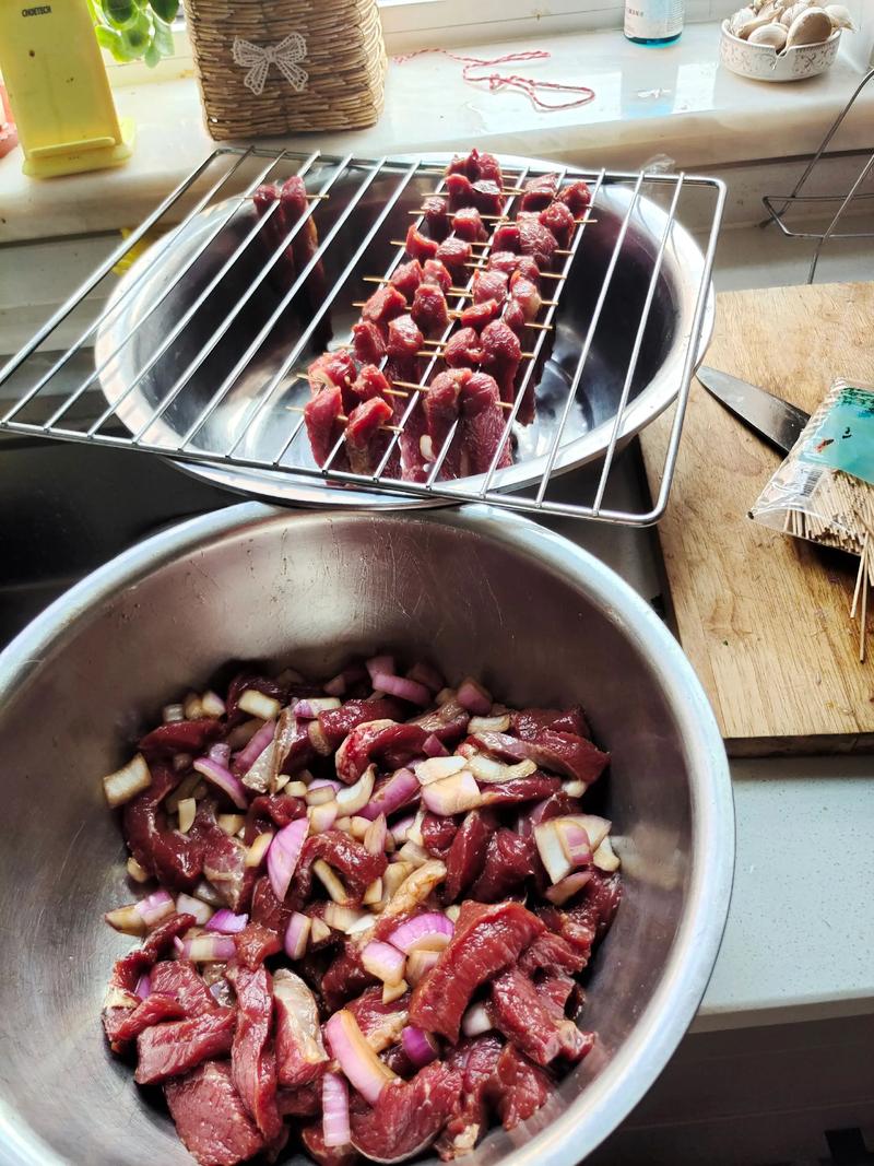 做牛肉干用什么部位的肉_后腿紧实里脊嫩，腱子风味多！