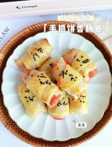 手抓饼香肠卷的家常做法_几分钟搞定香酥营养早餐