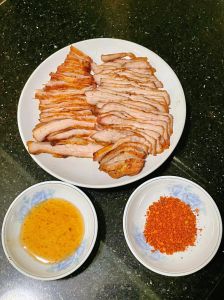 盐煎肉家庭简单做法_肥瘦相间，香辣酥嫩
