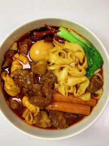板面家常做法_手擀面配牛肉，风味独特，个性调料点睛！