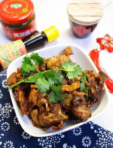 炖羊肉火锅的家常做法_清炖羊肉去膻提鲜小妙招