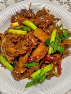 家常焖鸭的做法_煎焖鸭配菜家常做法