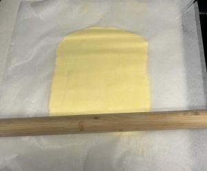 无黄油蛋挞皮的做法_温奶慢融细筛，烤箱用心烤