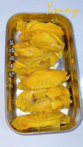 鸡中翅3种简单做法_蒜香板栗烧蜜汁，简单美味！
