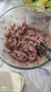 牛肉馅虾仁馅的做法_霜降早餐蒸包子，牛肉虾仁馅营养暖胃