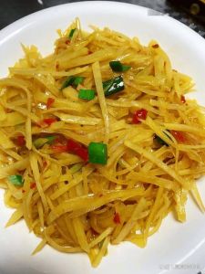 炒土豆丝千万不要直接焯水_选对土豆这样炒！