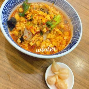陕西小炒泡馍家常做法_面饼加汤，酸辣筋道，地道陕西味！