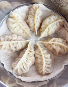 正宗蒸饺的做法_掌握馅料面团蒸制技巧