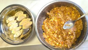 红萝卜玉米包子馅做法_牛肉玉米胡萝卜包子馅，全家营养美味！