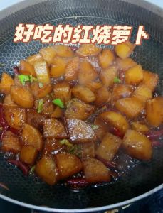 白萝卜炒菜的家常做法_白萝卜炒双丝，简单美味易上手！