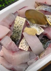 鱼块水开煮几分钟能熟_水开转小火煮鱼块，大小均匀快入味