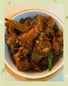 红烧鸡块要不要焯水_焯水去腥增鲜，炒糖色裹鸡块，慢炖软烂入味