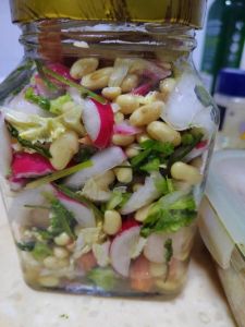 青萝卜花生黄豆煮咸菜的做法_北方家常腌菜做法