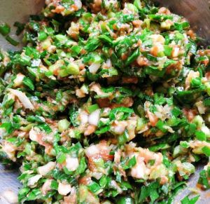 韭黄白菜饺子馅的做法_韭菜肉馅饺子，做法简单暖心窝