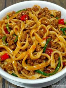 宁夏手擀面的做法_面粉与技艺的完美融合