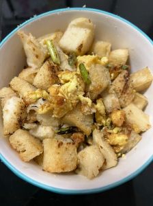 炒馍片家常做法_回软馍片加调料，分批煎炒才酥脆！