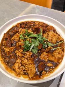 酱牛骨炖豆腐的家常做法_家常美味，酱香浓郁！