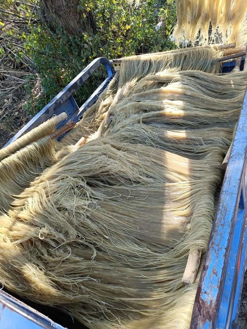 纯红薯手工制作粉条_传统美味，久煮不烂！
