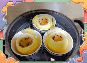 隔水蒸梨的正确方法_冰糖蒸梨润燥止咳，秋冬季养生好选择