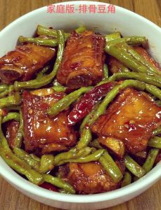 排骨炖豆角做法_家常排骨炖豆角，肥瘦相间选材妙，火候掌握味道好！