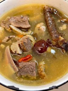 鸭肉要不要焯水_鸭肉焯水看新鲜？去腥留营养自己选！