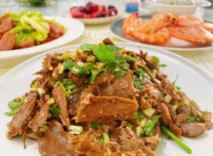 香菜拌熟牛肉的做法大全_香菜拌牛肉，香辣爽口，简单美味！