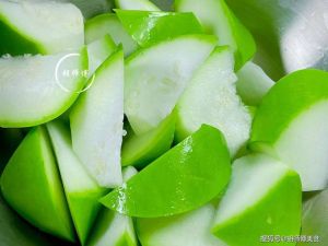 瓠瓜焯水多久才熟_焯水去苦涩，脆爽吃瓠瓜！