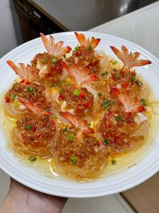 蒜蓉粉丝蒸大虾，鲜香下饭的家常美味！