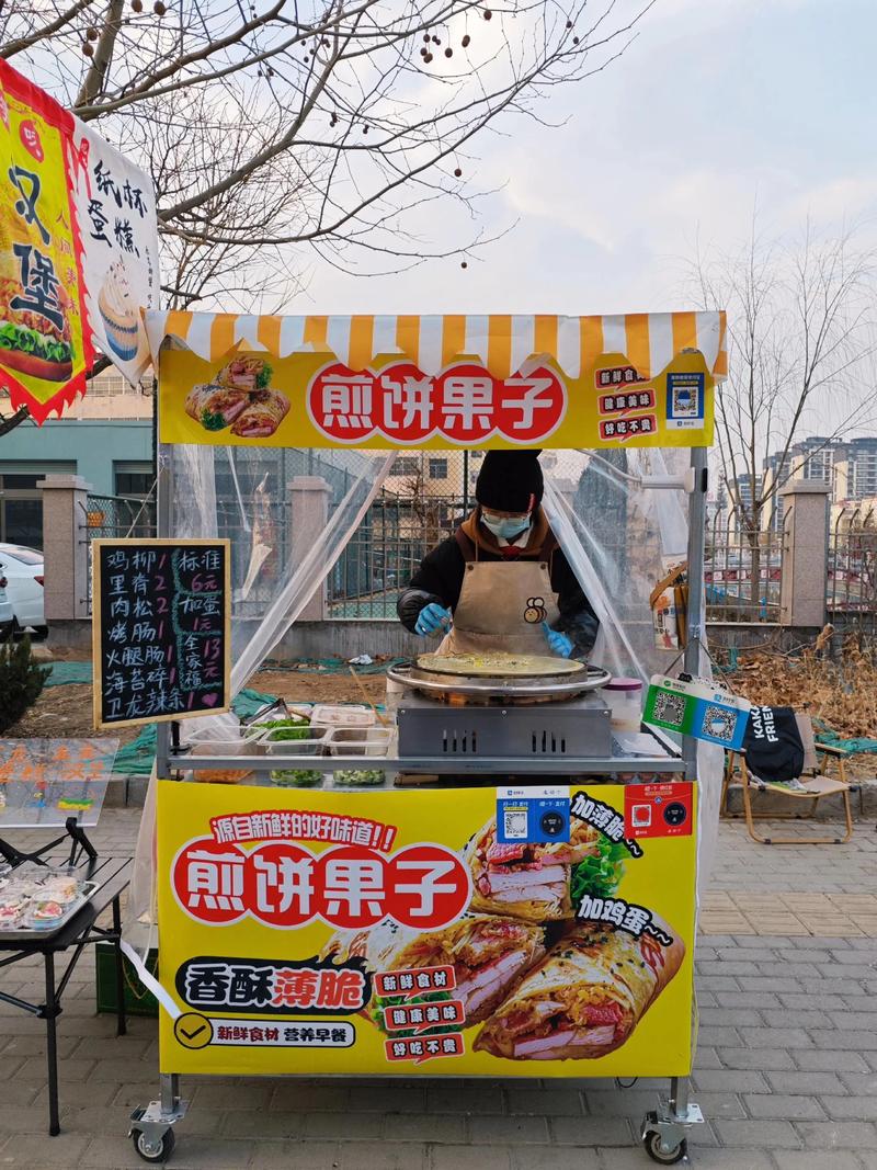 最省事的小吃摆摊_2026年摆摊创业，小成本小吃月入过万？