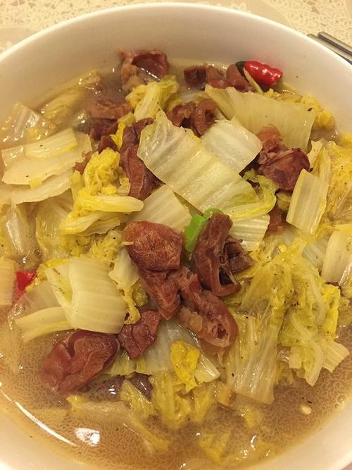 白菜炖牛肉的家常做法窍门_肥瘦肋条肉炖白菜粉丝,香浓不腻暖身子 白菜炖牛肉的家常做法窍门_肥瘦肋条肉炖白菜粉丝,香浓不腻暖身子