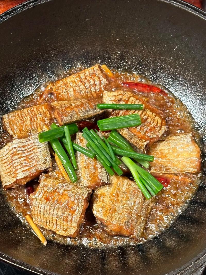 带鱼烧多长时间熟_带鱼蒸炸红烧烤做法，口感各异