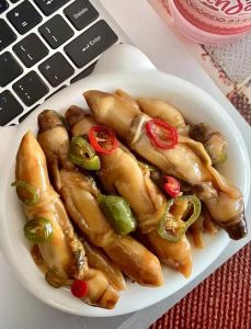 冰冻蛏子肉做法_海边挖蛏子，冻着做饺子馅