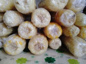 玉米隔水蒸几分钟熟_不同玉米时间不同，中火少开盖，熟了筷子插进去带胶质！