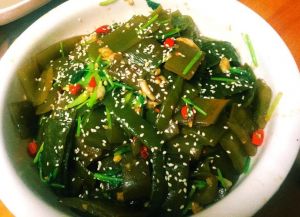 凉拌海白菜要焯水吗_海白菜焯水凉拌更香脆