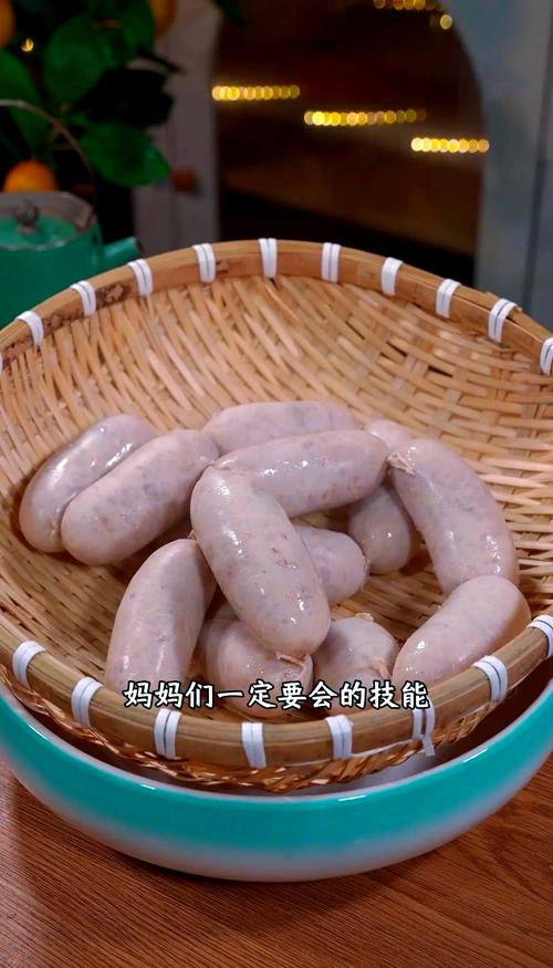 脆皮烤肠制作过程_自制脆皮烤肠，肥瘦比例是关键