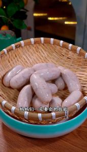 脆皮烤肠制作过程_自制脆皮烤肠，肥瘦比例是关键