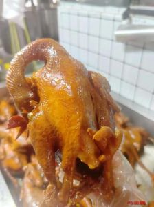 五香鸡的做法和配料_电饭煲版五香鸡，在家轻松做美味