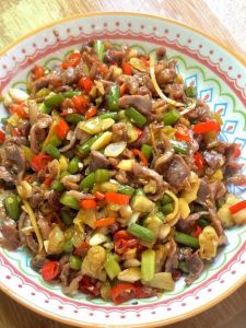 川菜泡椒鸡杂的做法_泡椒鸡杂，酸辣下饭川菜！