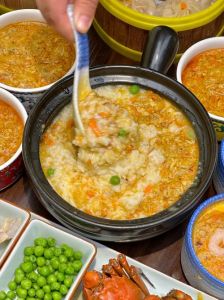 蟹黄拌饭是哪里的特色美食_江南家常美味，北京新宠