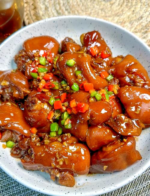 五香卤猪蹄正宗做法_香料配比与火候是关键