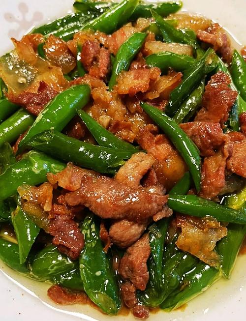 小炒肉放豆瓣酱吗_加豆瓣酱更香，木耳爽脆解腻