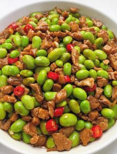 毛豆炒酱的做法_家常美味，营养丰富