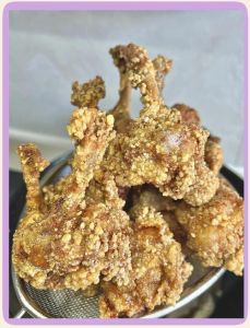 黄面包糠炸鸡腿的做法_家常炸鸡腿，金黄酥脆，在家轻松复刻！